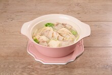 「ZAZYの仲良くなる鍋 ～3段階味変、ごま豆乳鍋～」