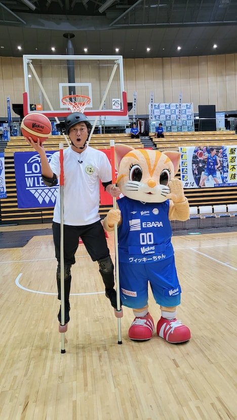 「パンサー尾形の竹馬散歩 穴守稲荷編」より。