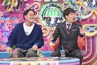 アインシュタイン稲田と蛍原徹。(c)テレビ朝日