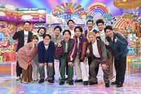 「アメトーークCLUB」の「アインシュタイン河井と仲いい芸人」回に出演するアインシュタイン河井（中央）ら。(c)テレビ朝日