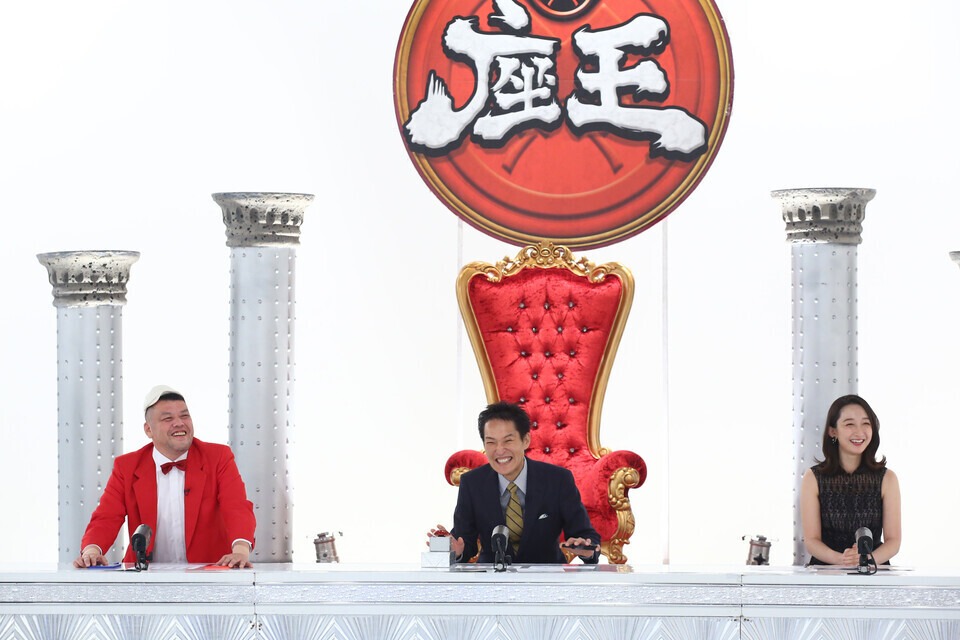 左から野性爆弾くっきー！、千原ジュニア、竹上萌奈アナウンサー。(c)関西テレビ