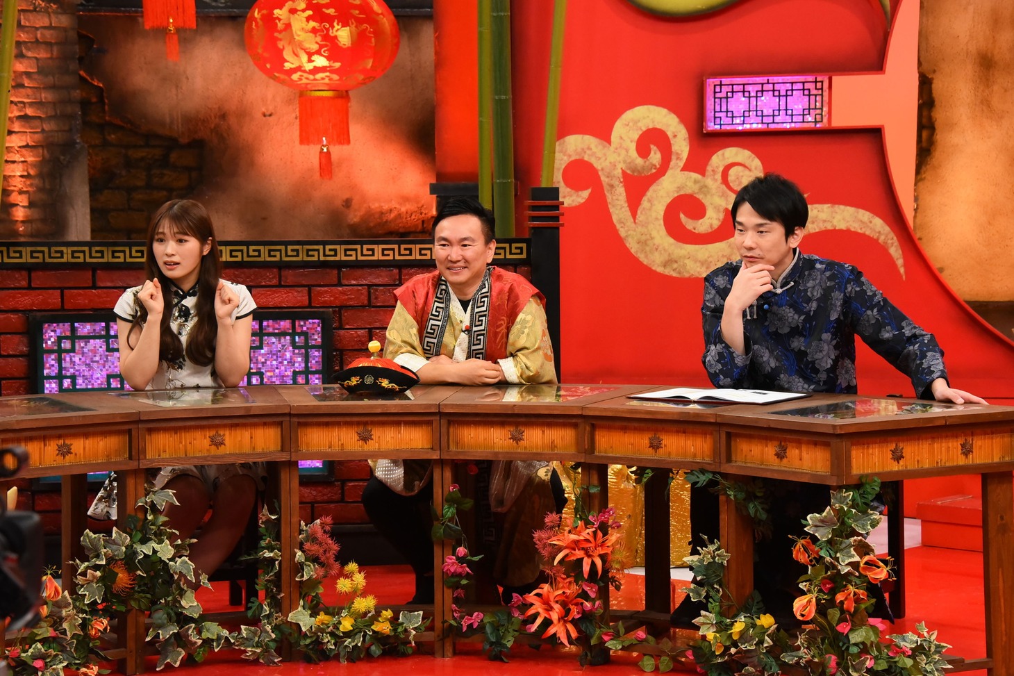 左から渋谷凪咲、かまいたち。(c)関西テレビ