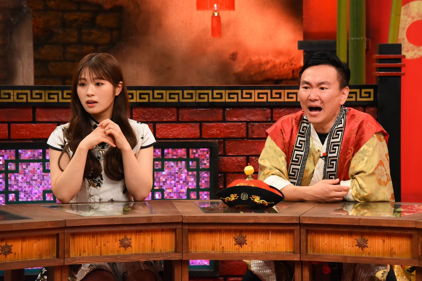 左から渋谷凪咲、かまいたち山内。(c)関西テレビ