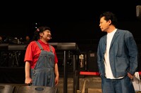 対決する（左から）ぽんぽこ・高木ひとみ○、ネコニスズ・ヤマゲン。