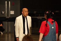 対決する（左から）錦鯉・長谷川、ぽんぽこ・高木ひとみ○。