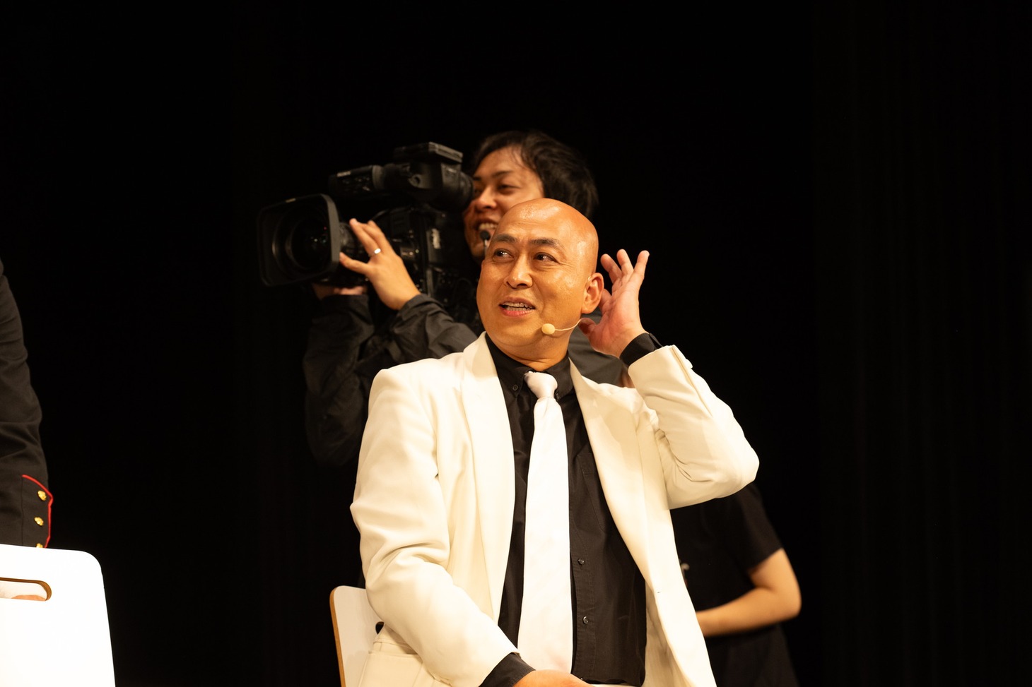 錦鯉・長谷川
