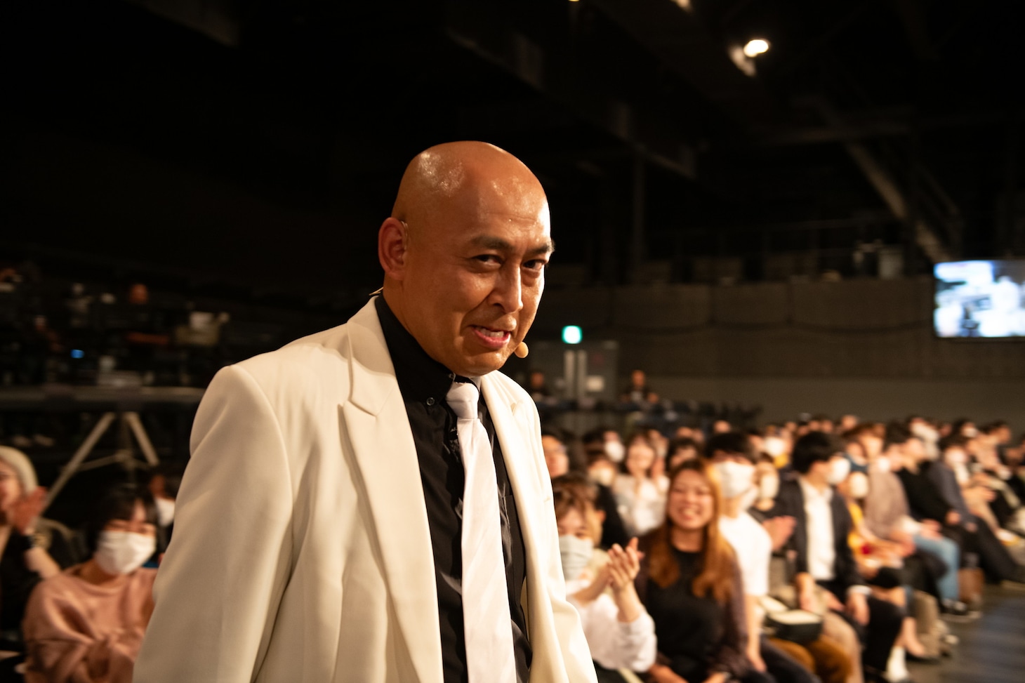 錦鯉・長谷川