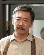 生瀬勝久演じる喜劇王タナケンこと棚橋健二。(c)NHK