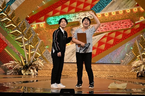 ブロック予選でネタを披露する天才ピアニスト。(c)NHK