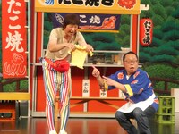 「第9回上海国際コメディフェスティバル」で上演された吉本新喜劇の様子。（写真提供：吉本興業）
