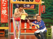 「第9回上海国際コメディフェスティバル」で上演された吉本新喜劇の様子。（写真提供：吉本興業）