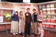 左から3時のヒロインかなで、福田、加藤浩次、RIKU、ゆうちゃみ。(c)MBS