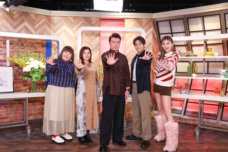 左から3時のヒロインかなで、福田、加藤浩次、RIKU、ゆうちゃみ。(c)MBS