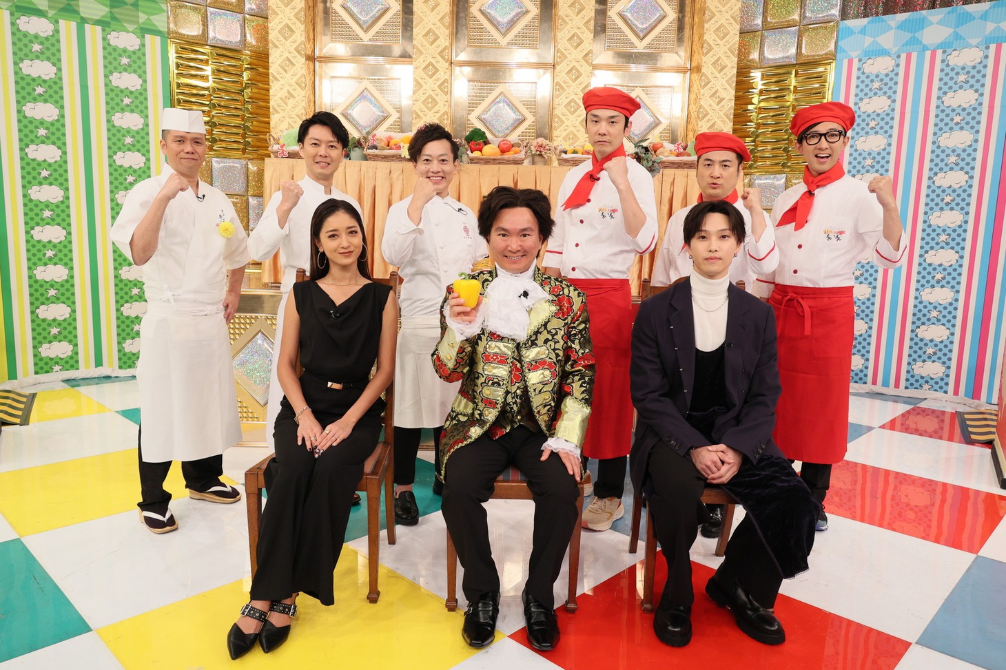 「かまいガチ 1時間SP」で展開される「ガチリレークッキング」の出演者たち。(c)テレビ朝日