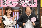 左から新妻聖子、トレンディエンジェル斎藤。(c)読売テレビ