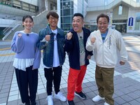 左から田中瞳アナウンサー、さまぁ～ず大竹、アンタッチャブル山崎、さまぁ～ず三村。(c)テレビ東京