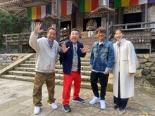 左からさまぁ～ず三村、アンタッチャブル山崎、さまぁ～ず大竹、田中瞳アナウンサー。(c)テレビ東京