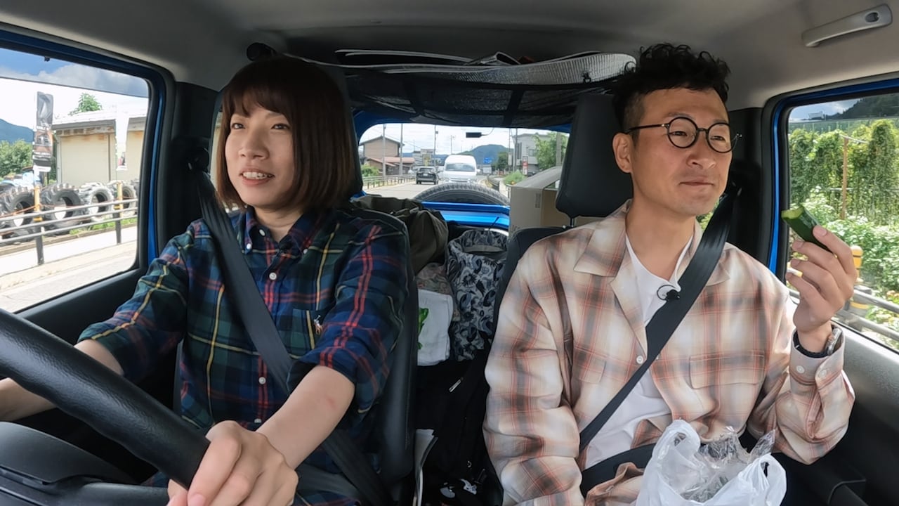 ロバート馬場と道マニア・石井あつこ（左）。(c)BS-TBS