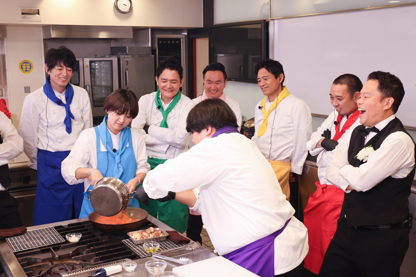 「火曜は全力！華大さんと千鳥くん」のワンシーン。(c)関西テレビ