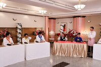 「火曜は全力！華大さんと千鳥くん」のワンシーン。(c)関西テレビ