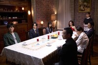 「劇場版 マーダー★ミステリー 探偵・斑目瑞男の事件簿 鬼灯村伝説 呪いの血」のワンシーン。