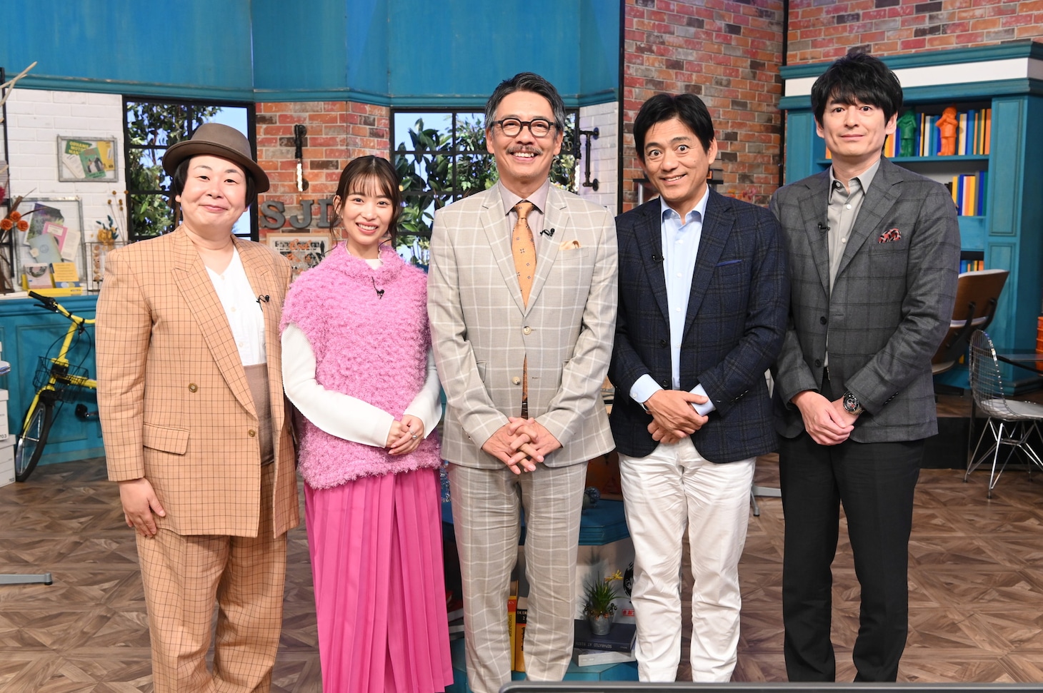 左から、森三中・大島、森川葵、生瀬勝久、博多華丸・大吉。(c)中京テレビ