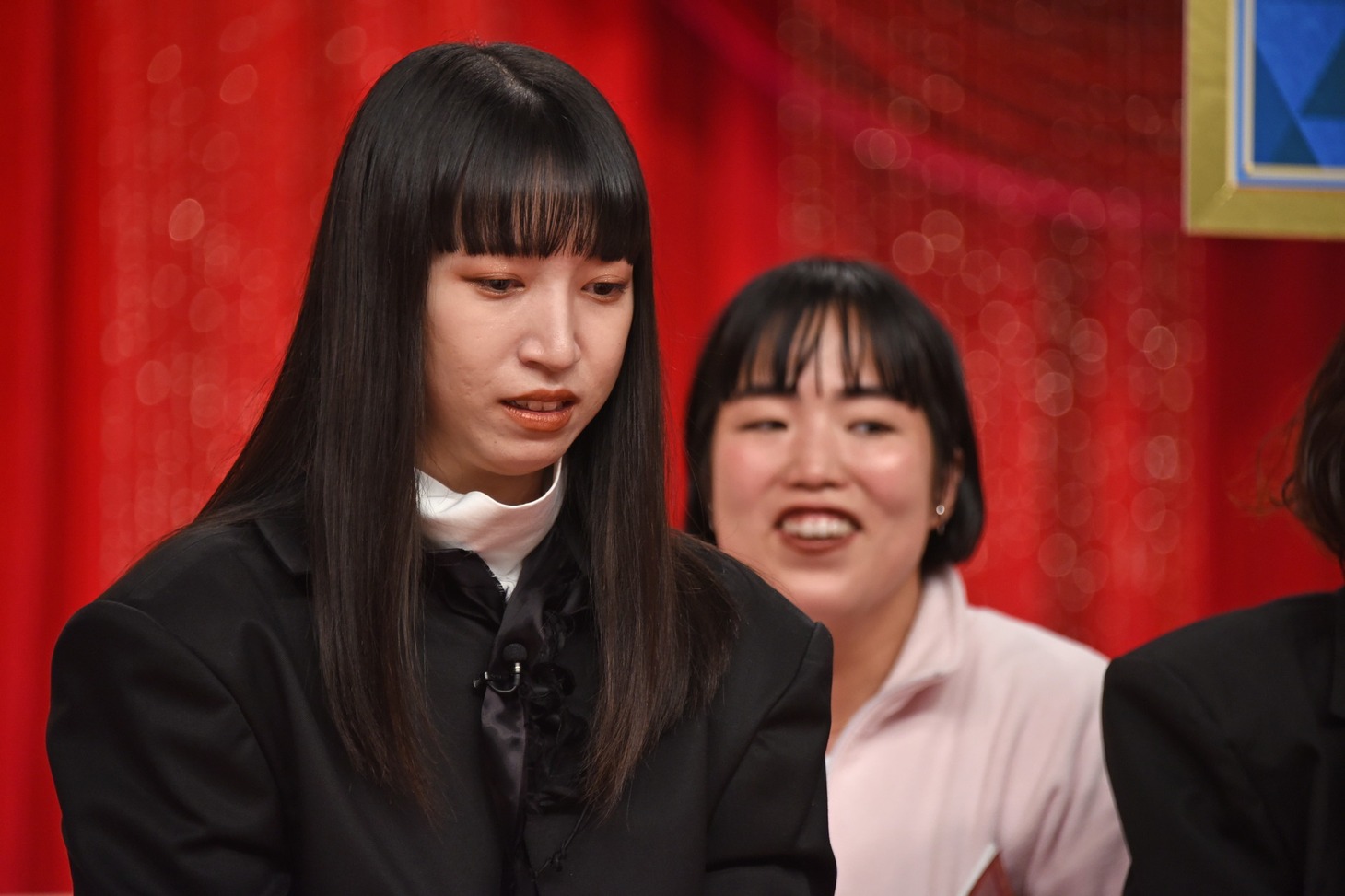 ハイツ友の会・清水に近付くゆりやんレトリィバァ。