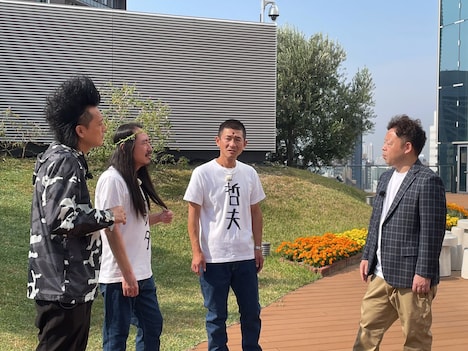 左から、ミサイルマン岩部、笑い飯、ダイアン・ユースケ。(c)ABCテレビ