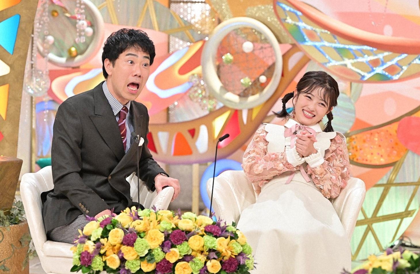 MCの藤井隆と井上咲楽。(c)ABCテレビ