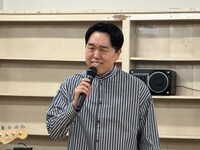 バンドのボーカルオーディションの様子。