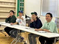 バンドのボーカルオーディションの様子。