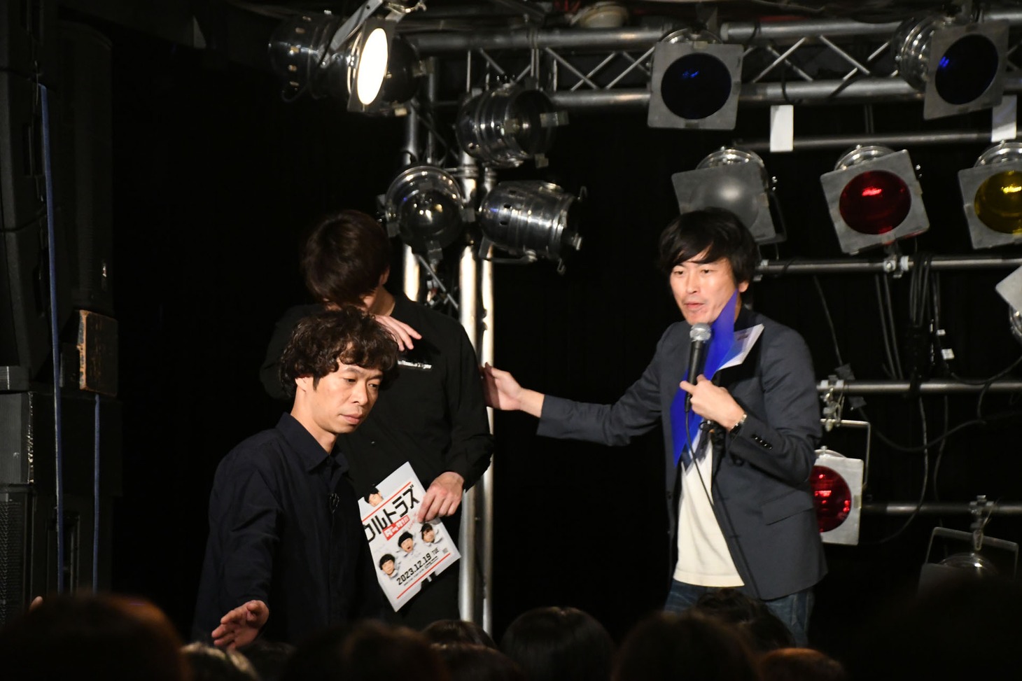 言われるがまま、ファンサービスをするジッパー・ジャンパー。