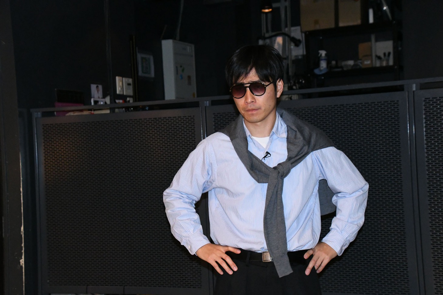 イベント中、客席後方からウルトラズの振る舞いをチェックしている西脇P。