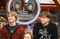 左から砂田将宏、加納嘉将。(c)読売テレビ