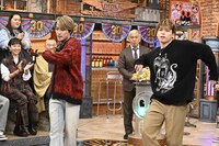 左から砂田将宏、加納嘉将。(c)読売テレビ