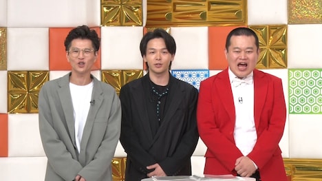 モグライダーと中村倫也（中央）。