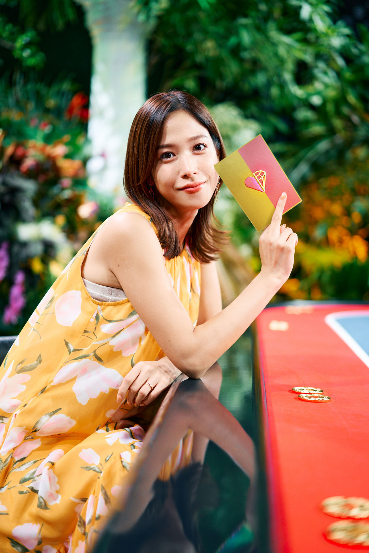 鷲見玲奈