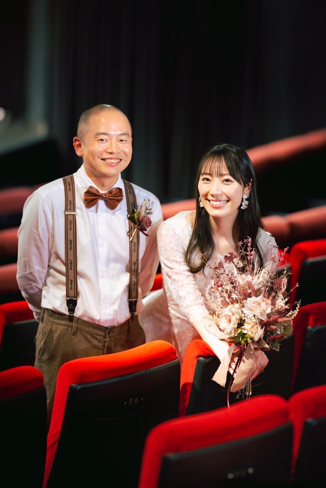 左から上田航平、松井咲子。