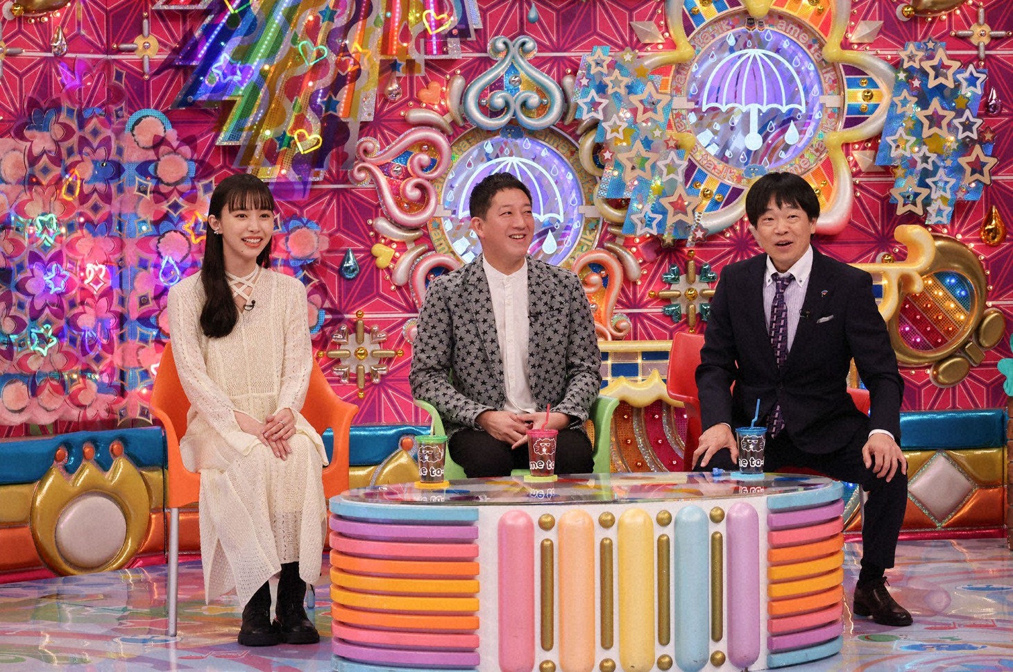左から、井桁弘恵、サバンナ高橋、蛍原徹。(c)テレビ朝日