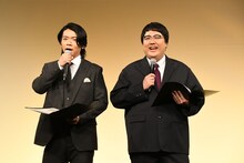 決勝進出者会見でMCを務めたマヂカルラブリー。