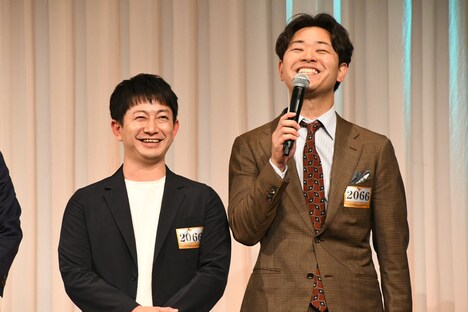 うれしすぎて“フニャフニャ”になるダンビラムーチョ・原田フニャオ（右）。