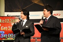 モグライダーともしげのポンコツぶりに暴言を吐くマヂカルラブリー・野田クリスタル（左）。