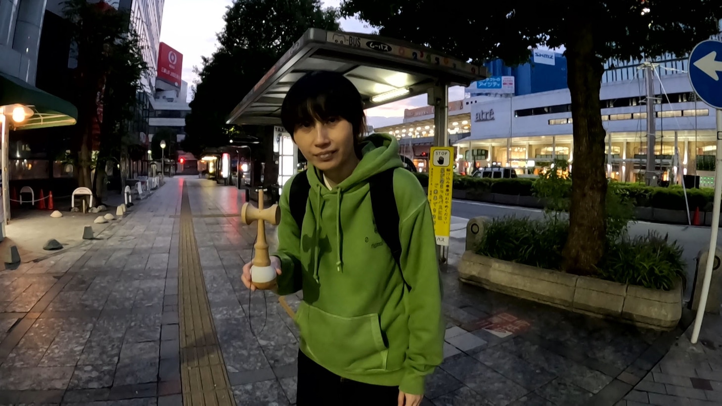 「歩いて、帰る。箕輪はるか」のワンシーン。(c)BSよしもと