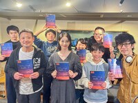 ラジオドラマの出演者たち。(c)ABCラジオ