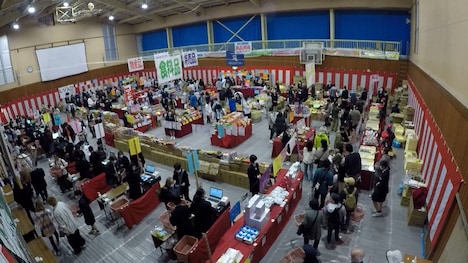 「長商デパート」の様子。(c)中京テレビ