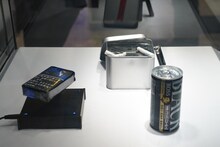 「三村マサカズ NFT ART COLLECTION ～三村アート1回なのか展」より。