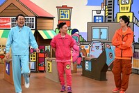 左からアンガールズ田中、かまいたち。(c)関西テレビ