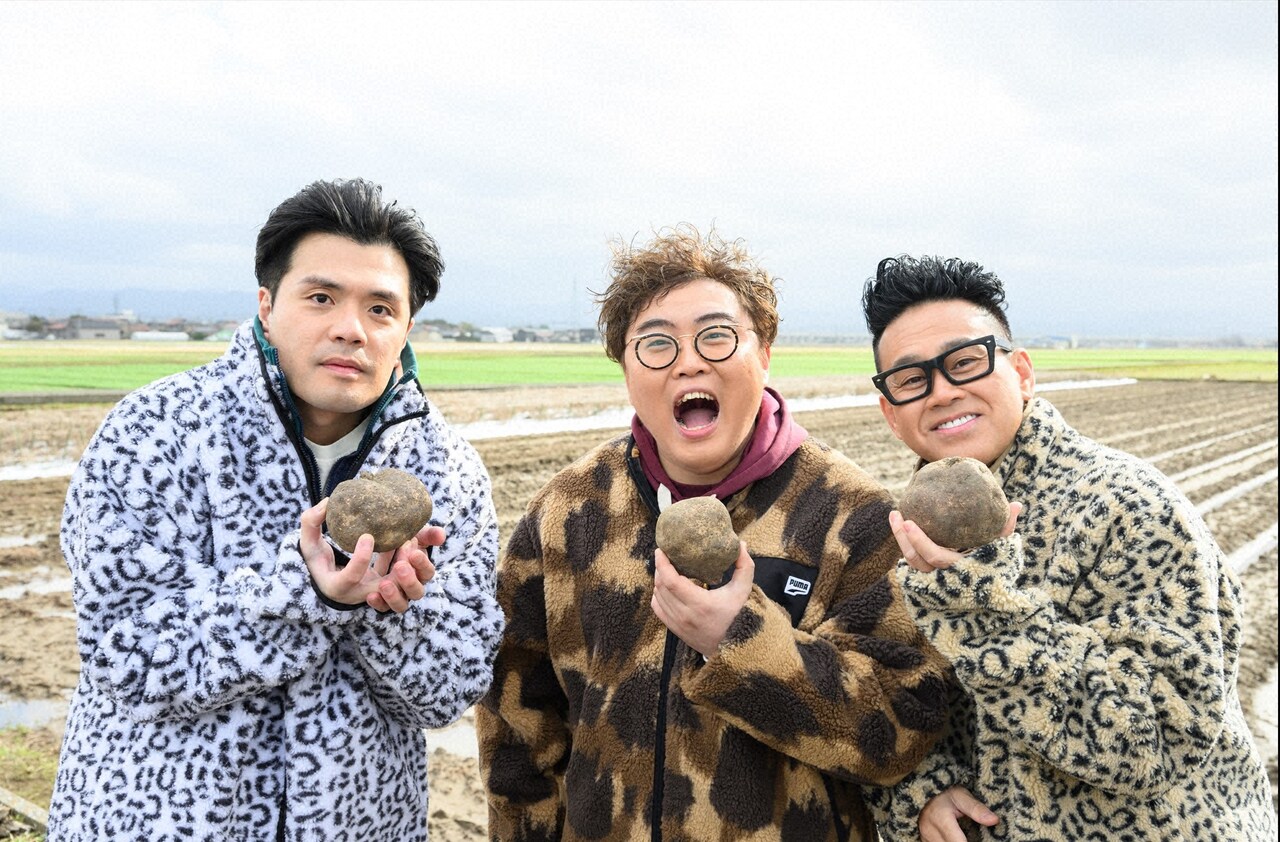 マユリカがビックリ、大きな山芋を見て