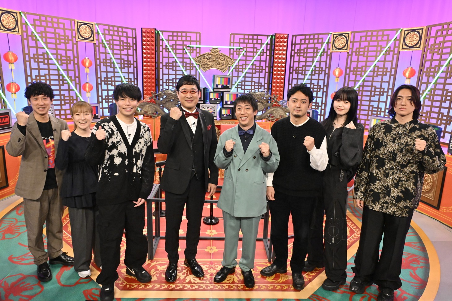 南海キャンディーズ山里、さらば青春の光・森田、日本テレビの社員6名。(c)日本テレビ