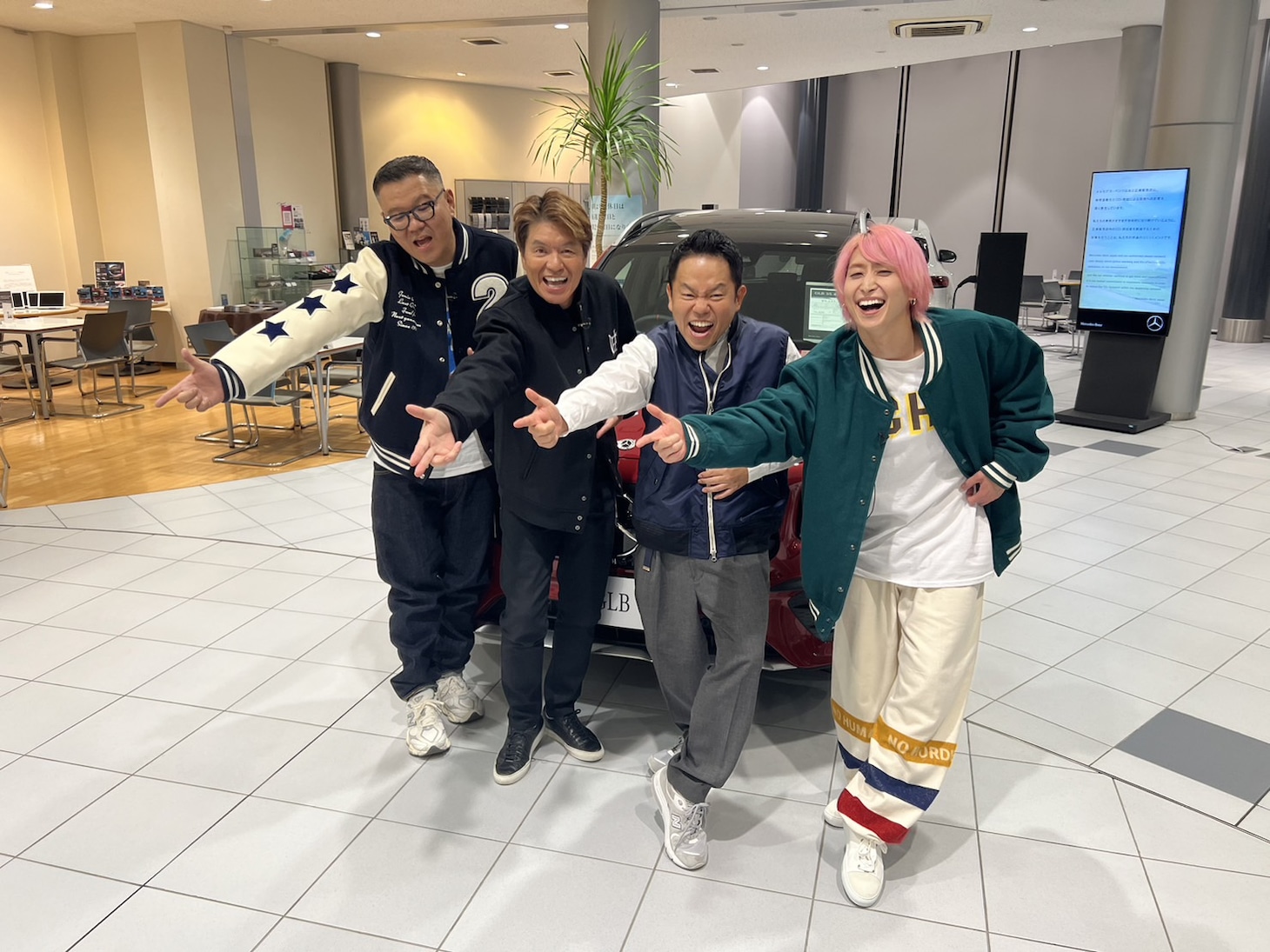 左からシソンヌ長谷川、ヒロミ、ダイアン津田、佐久間大介。(c)日本テレビ